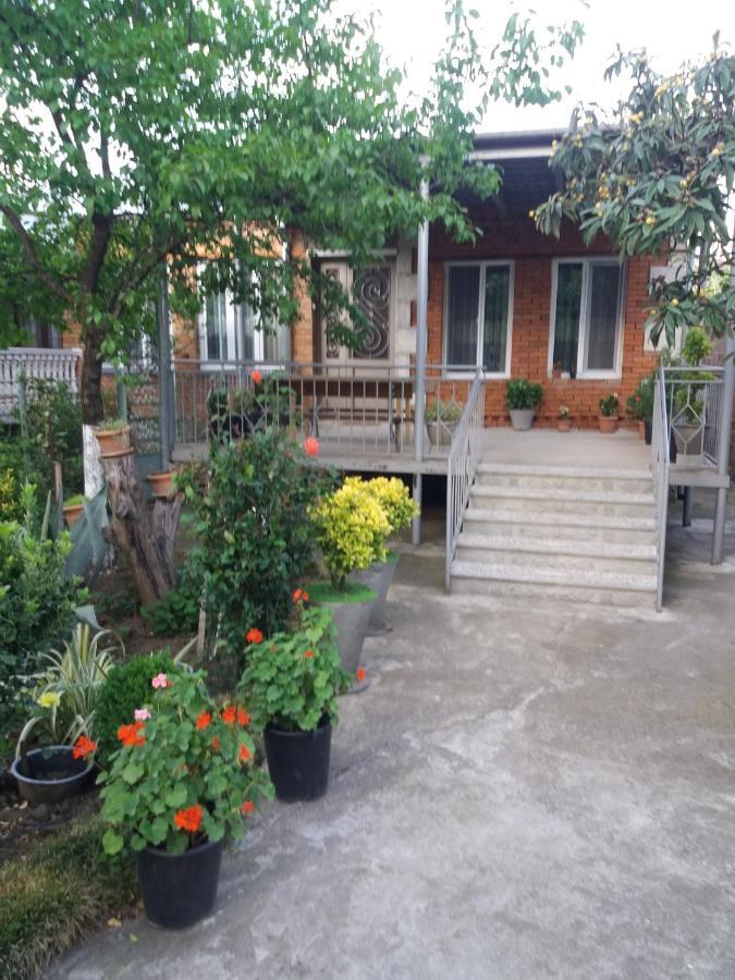 Guest House Darejani Kutaisi Eksteriør bilde